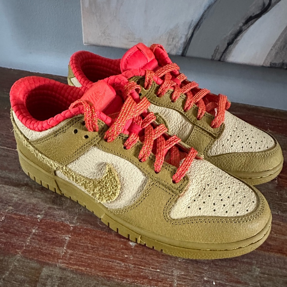 Nike Tan and Red Women's Sneakers